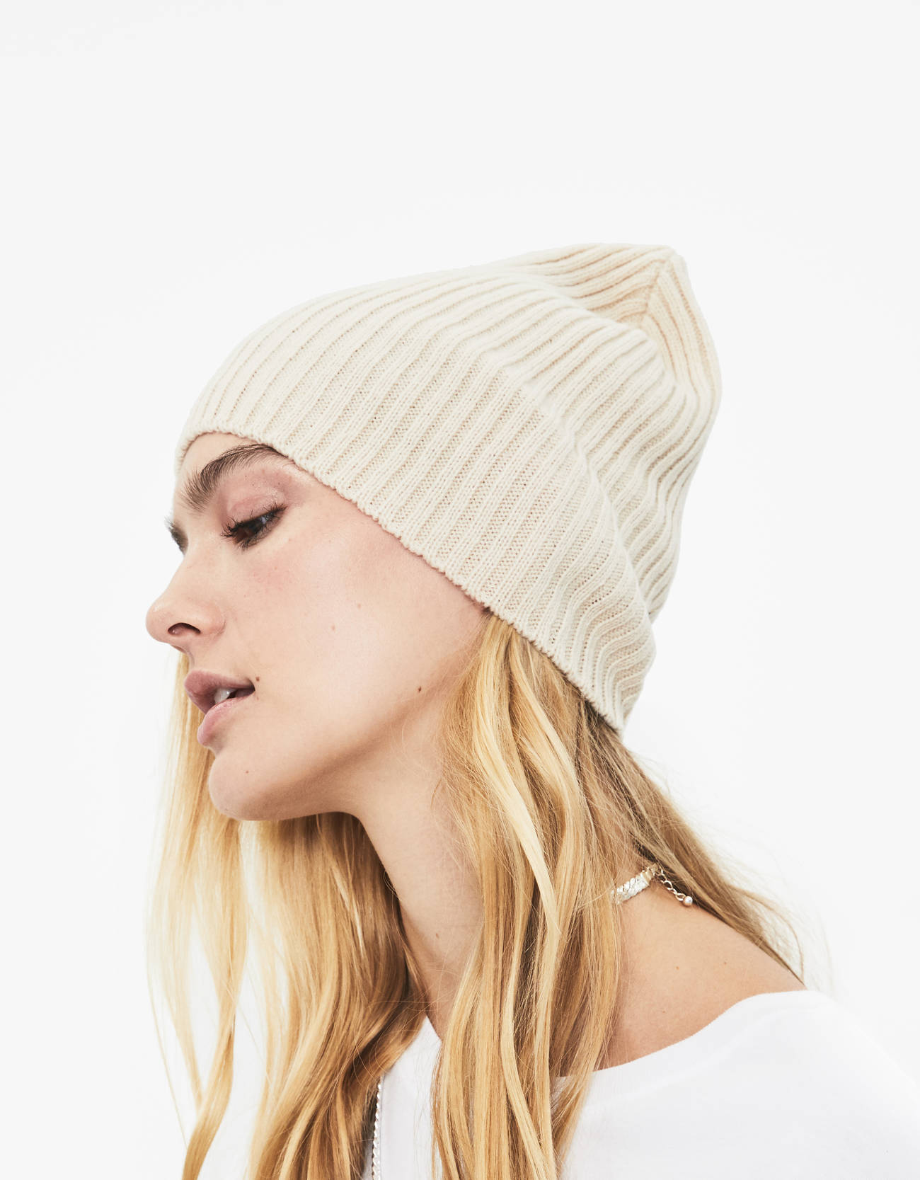 Bershka Fitilli bere 4 Bershka Fitilli bere 5