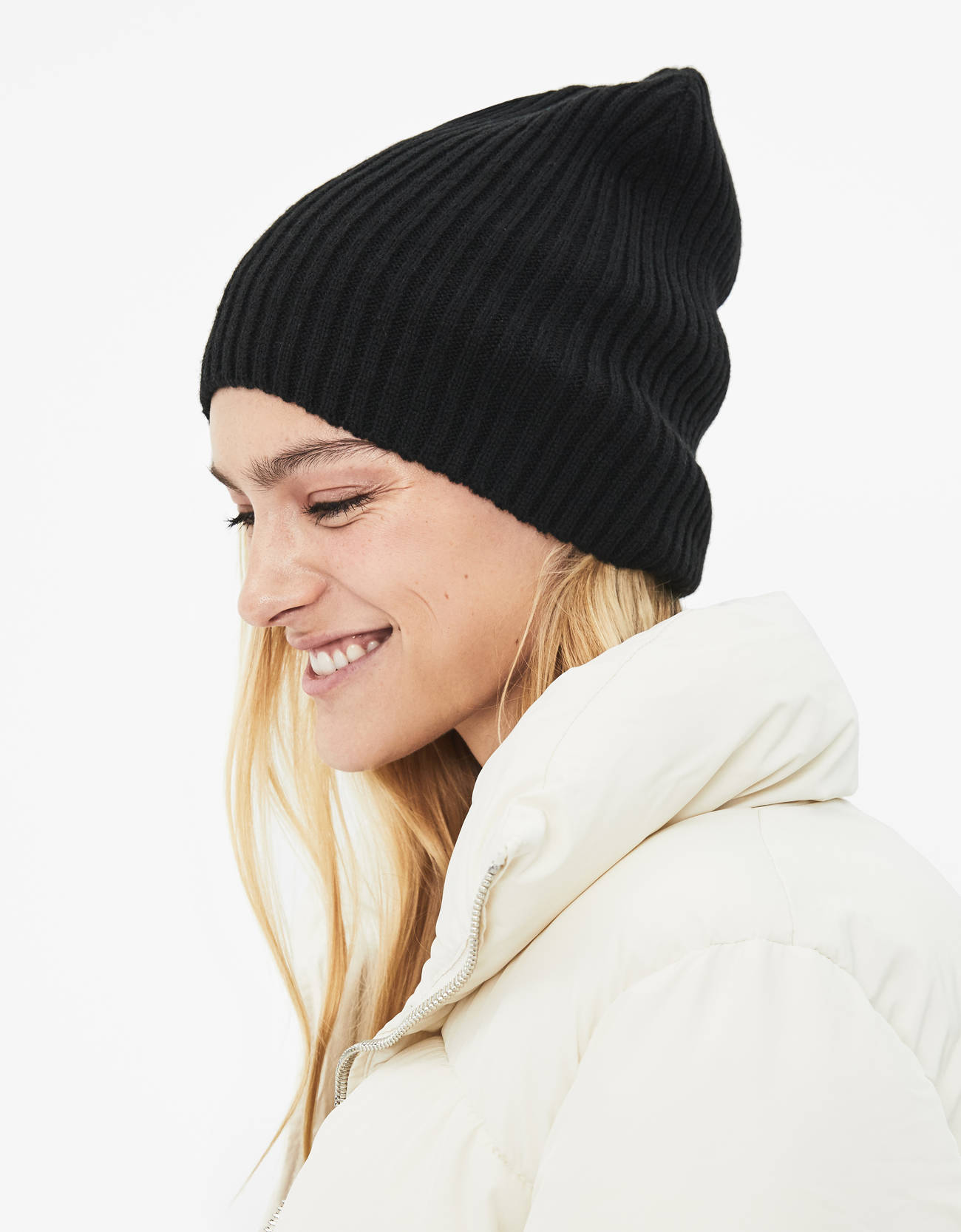 Bershka Fitilli bere 0 Bershka Fitilli bere 1