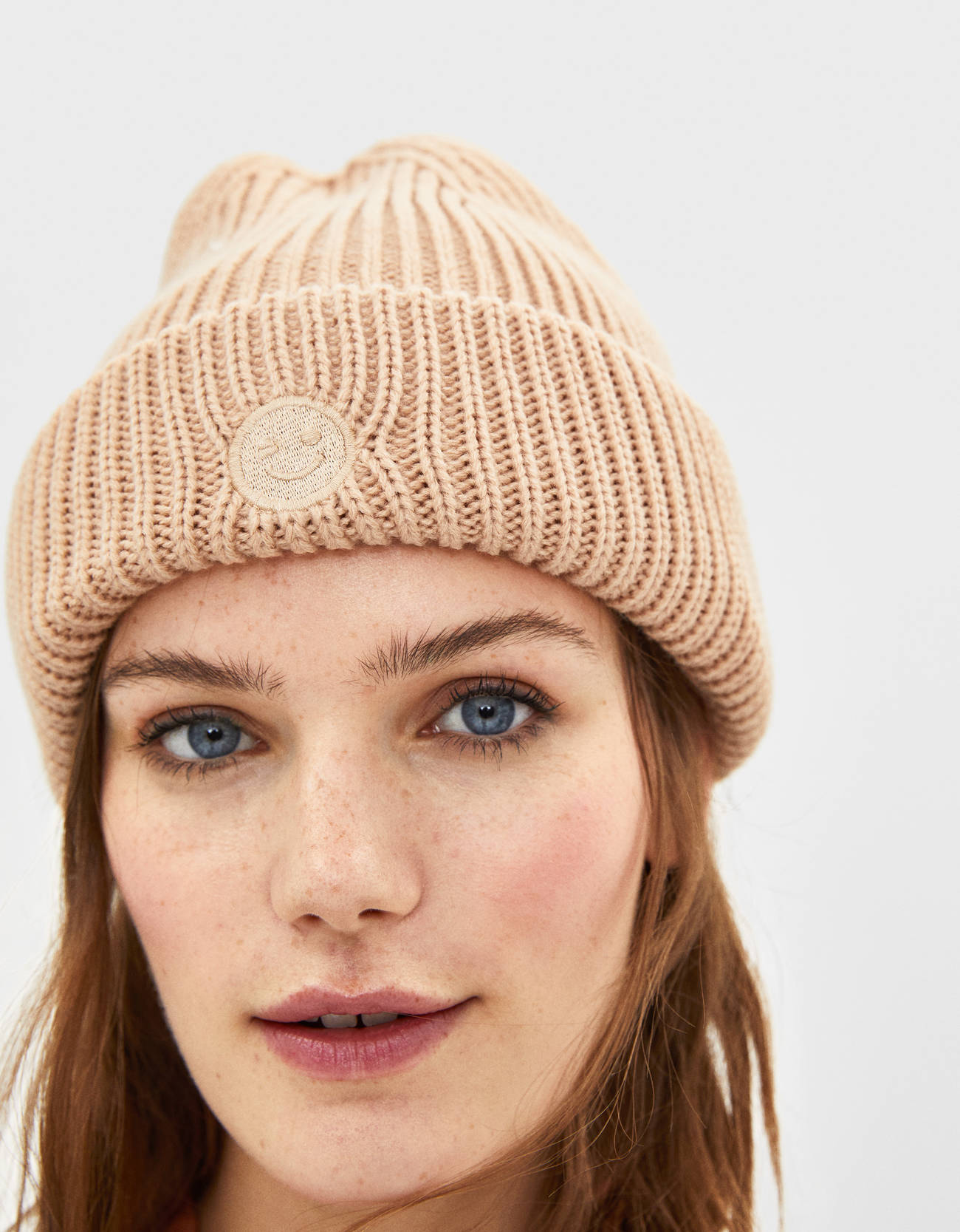 Bershka Fitilli bere 0 Bershka Fitilli bere 1