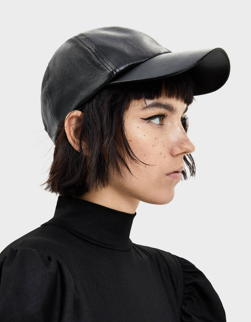 Faux leather cap - null - Bershka Kosovo