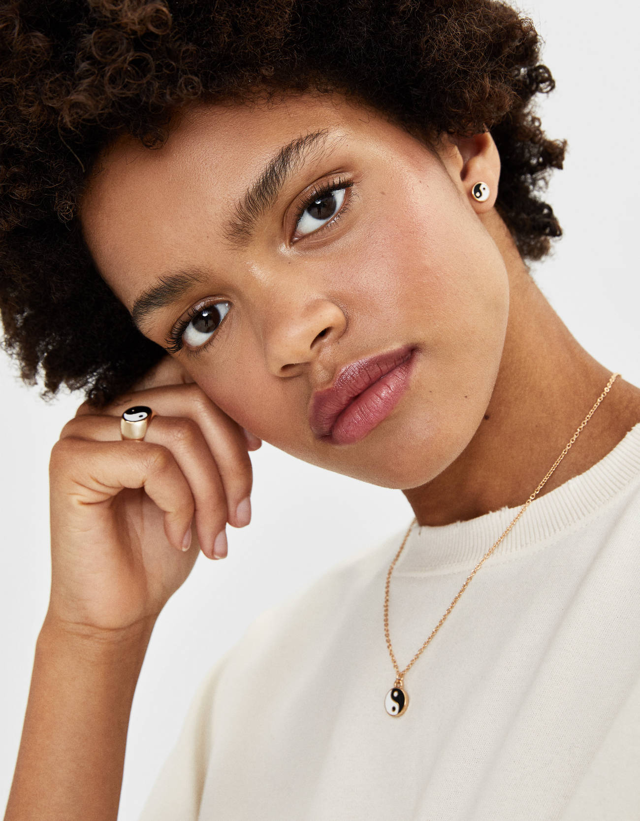 Bershka Yin yang bijuteri seti 6 Bershka Yin yang bijuteri seti 7