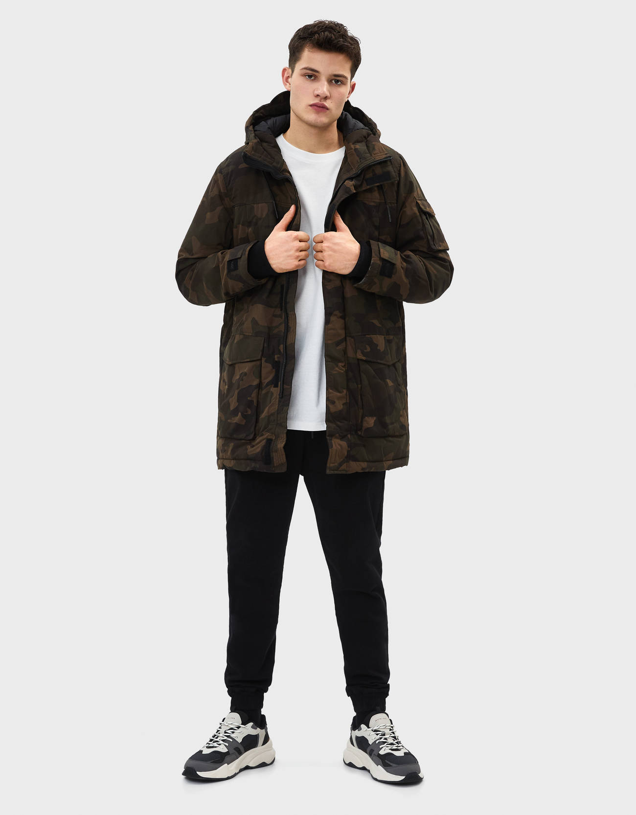 Bershka Kamuflaj desenli teknik parka 4 Bershka Kamuflaj desenli teknik parka 5