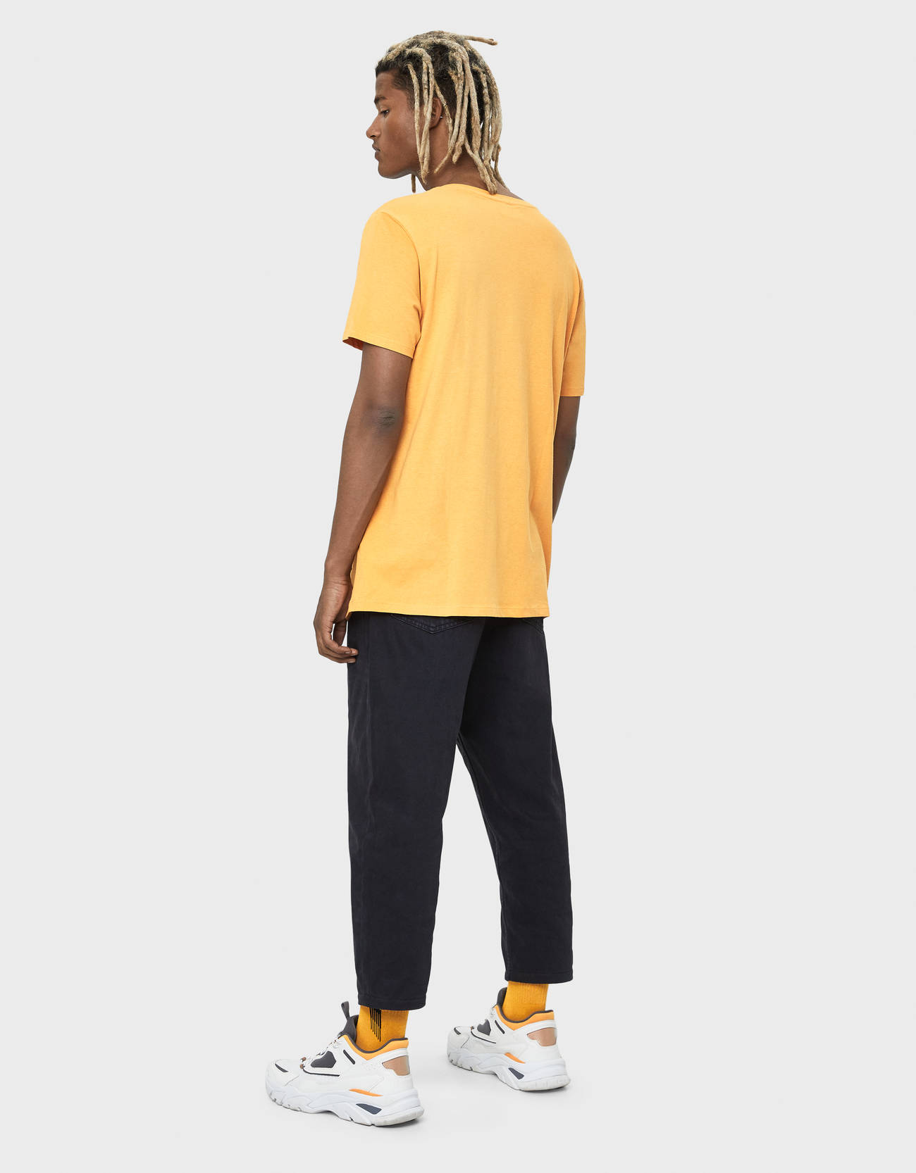 Bershka V yaka t-shirt 0 Bershka V yaka t-shirt 1