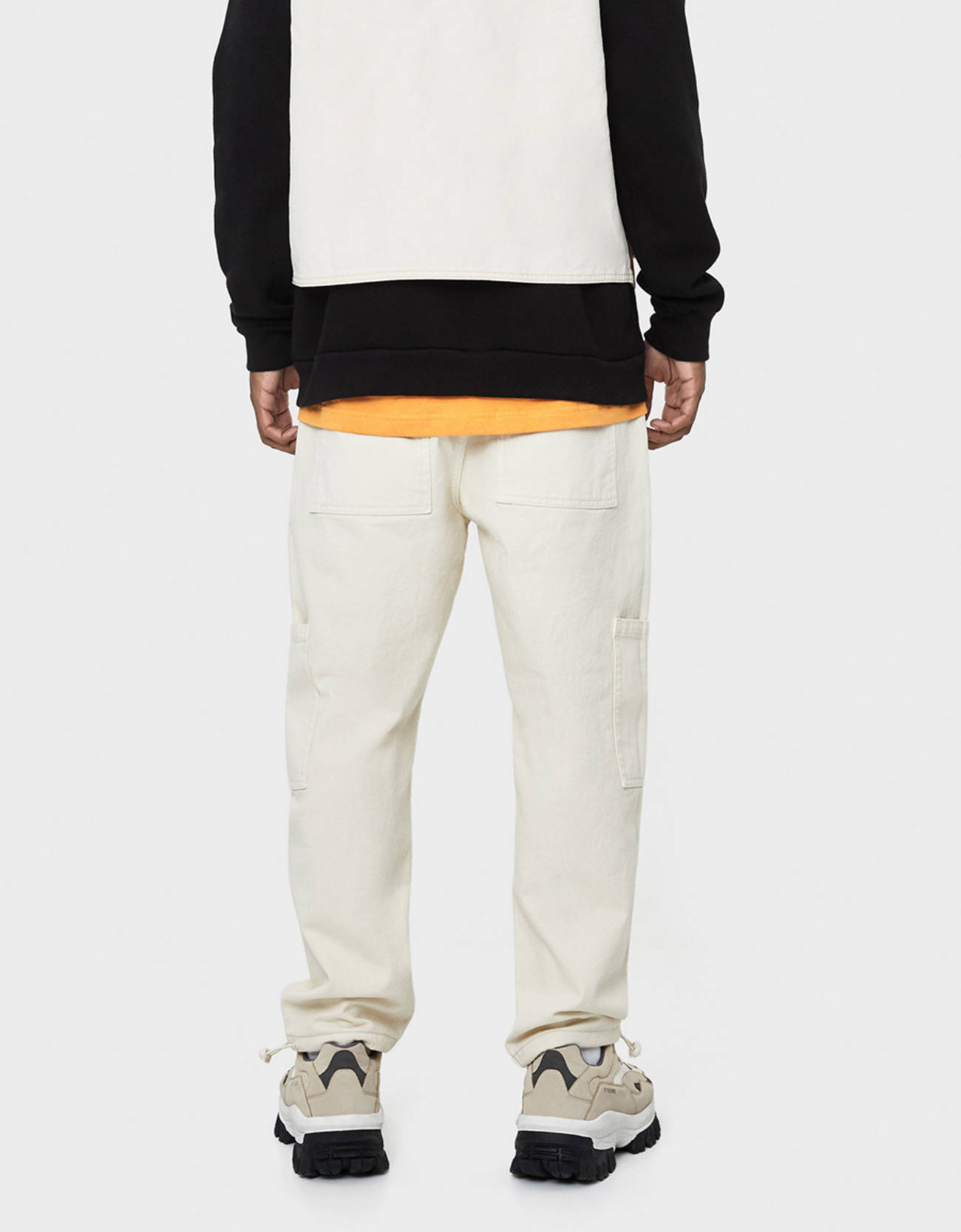 Bershka Kordon kilidi detaylı jean. 0 Bershka Kordon kilidi detaylı jean. 1