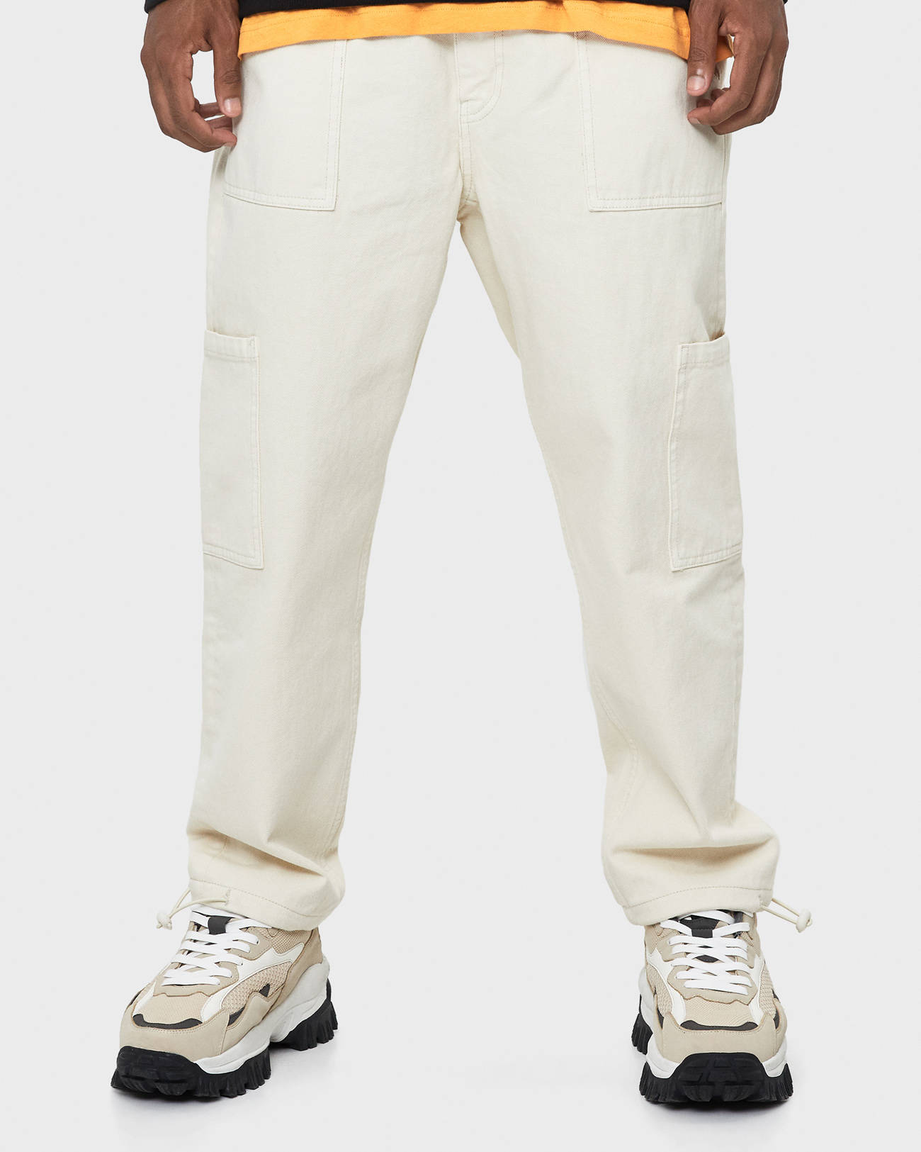 Bershka Kordon kilidi detaylı jean. 4 Bershka Kordon kilidi detaylı jean. 5
