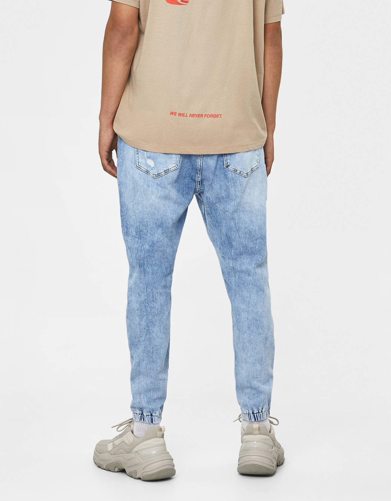 Bershka Distressed jogging fit jean 0 Bershka Distressed jogging fit jean 1