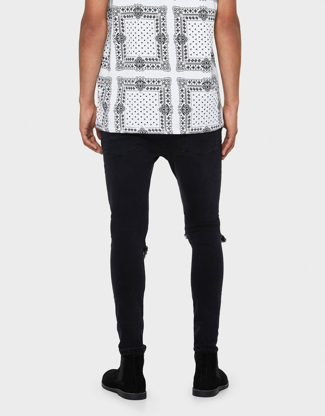 Bershka Distressed detaylı super skinny fit jean 0 Bershka Distressed detaylı super skinny fit jean 1