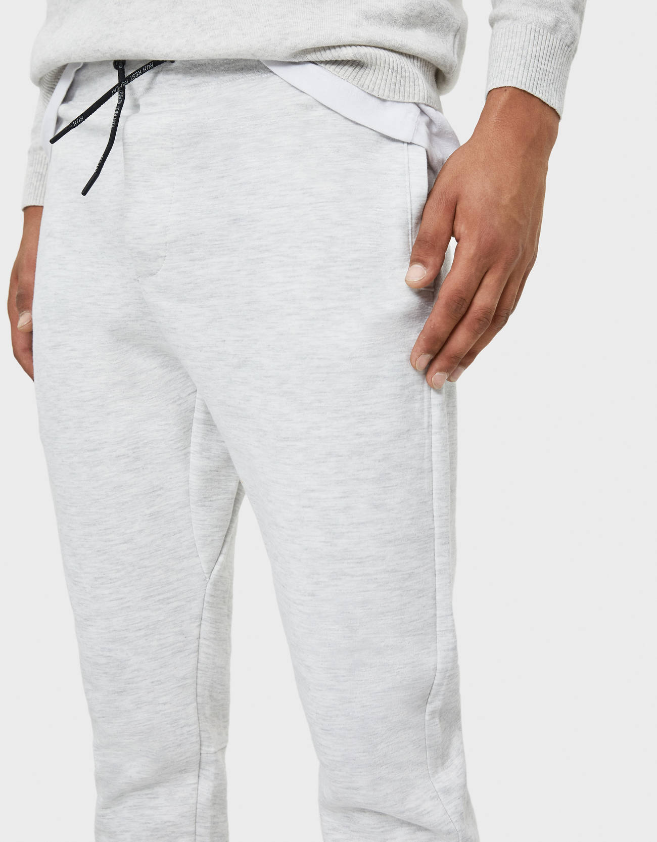 Bershka Koton jogger pantolon 2 Bershka Koton jogger pantolon 3