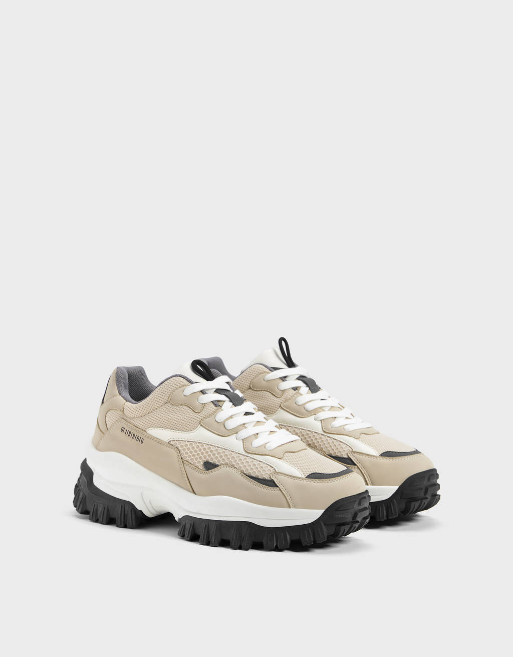hiking trainers