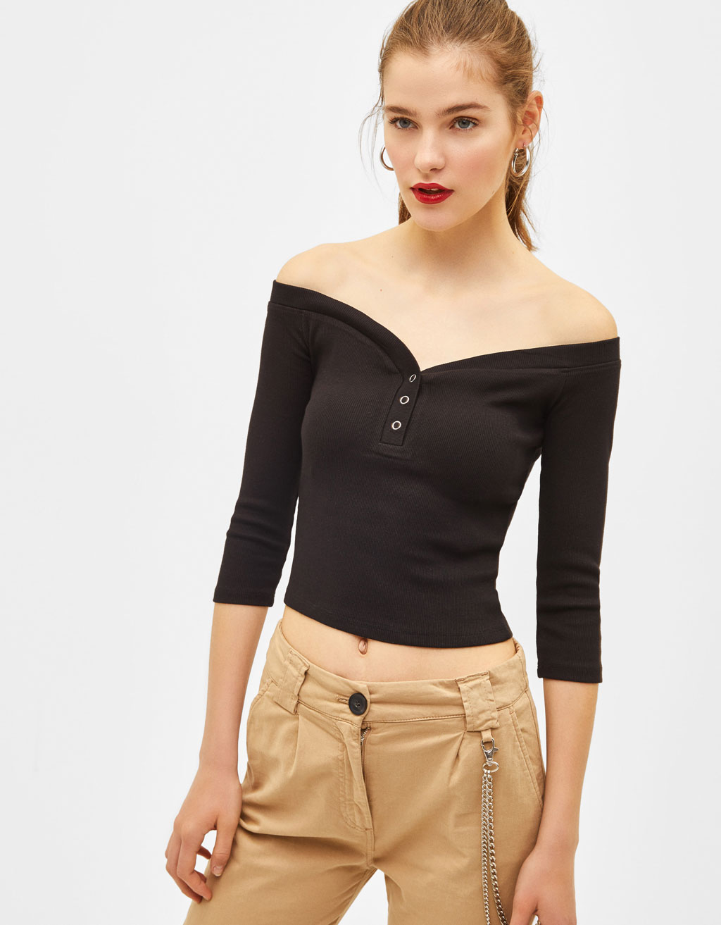 maglia spalle scoperte bershka