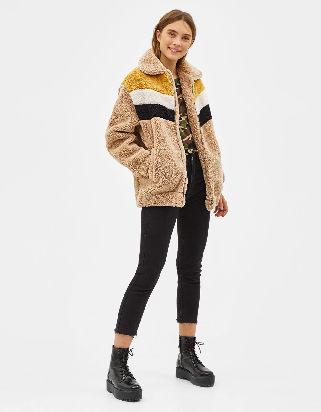 Cazadora oversize de borreguillo