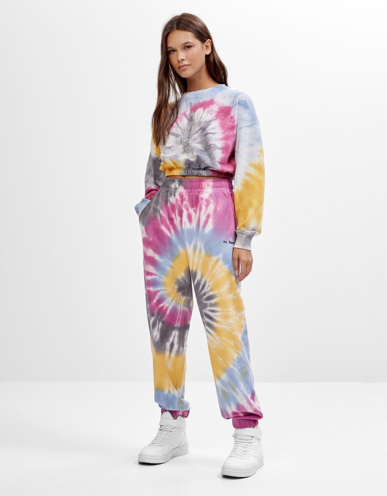 Set of sweatshirt and tie-dye trousers - Tracksuit - Woman | Bershka