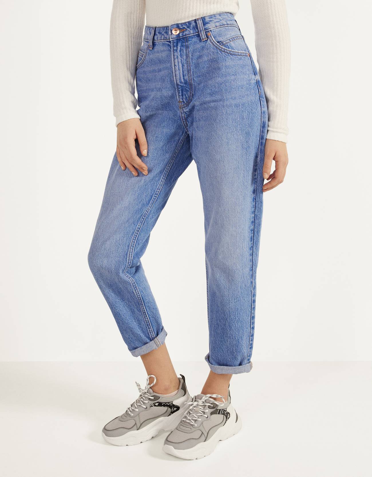 Jeanși Mom Fit High Waist Cămăși Bershka Romania