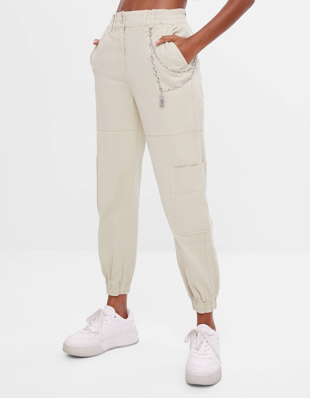 Cotton joggers with chain - Woman | Bershka