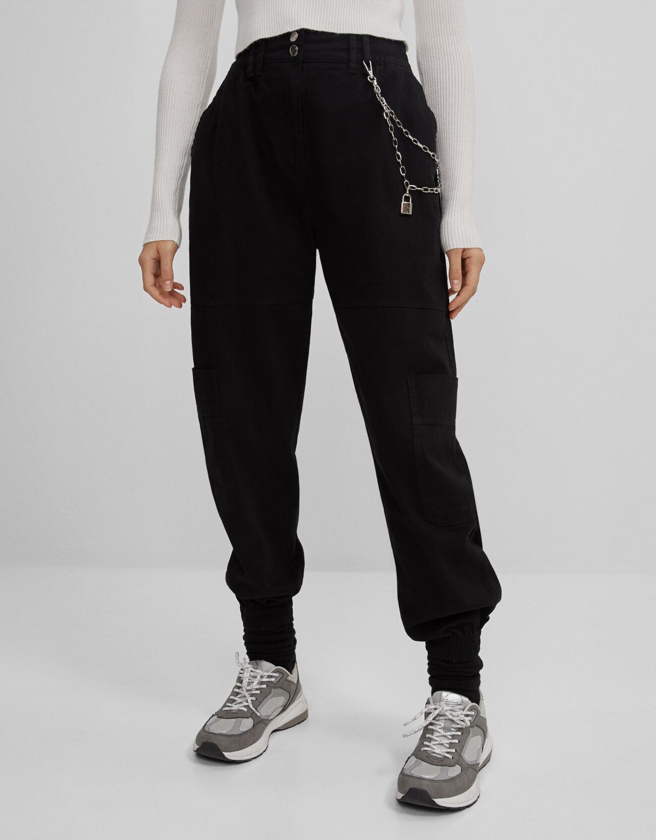 joggers with chain