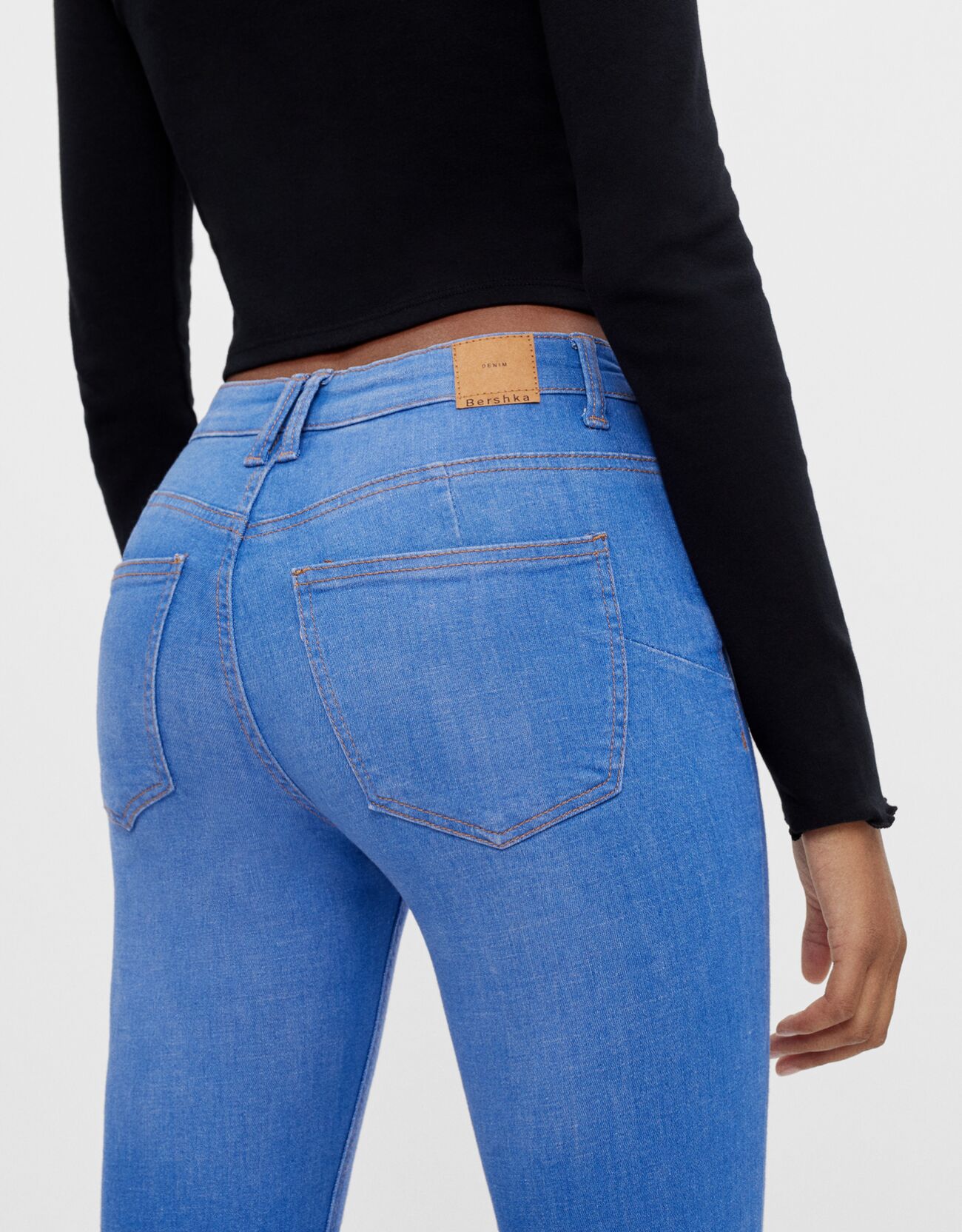 Bershka Mid-waist push-up jeans