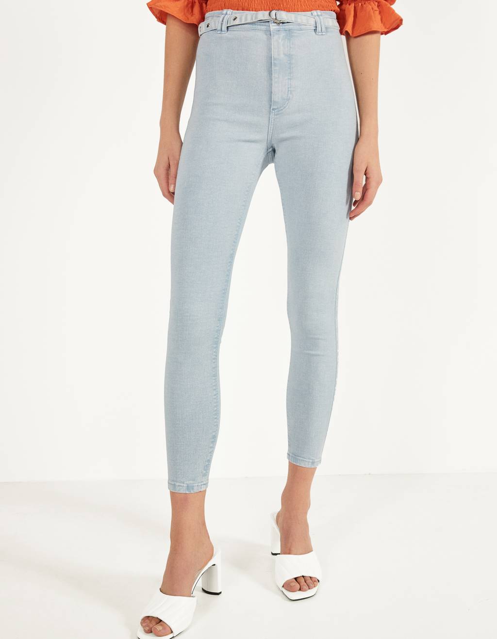Pantalón High Waist con cinturón - Bolsos - Bershka España - Islas Canarias