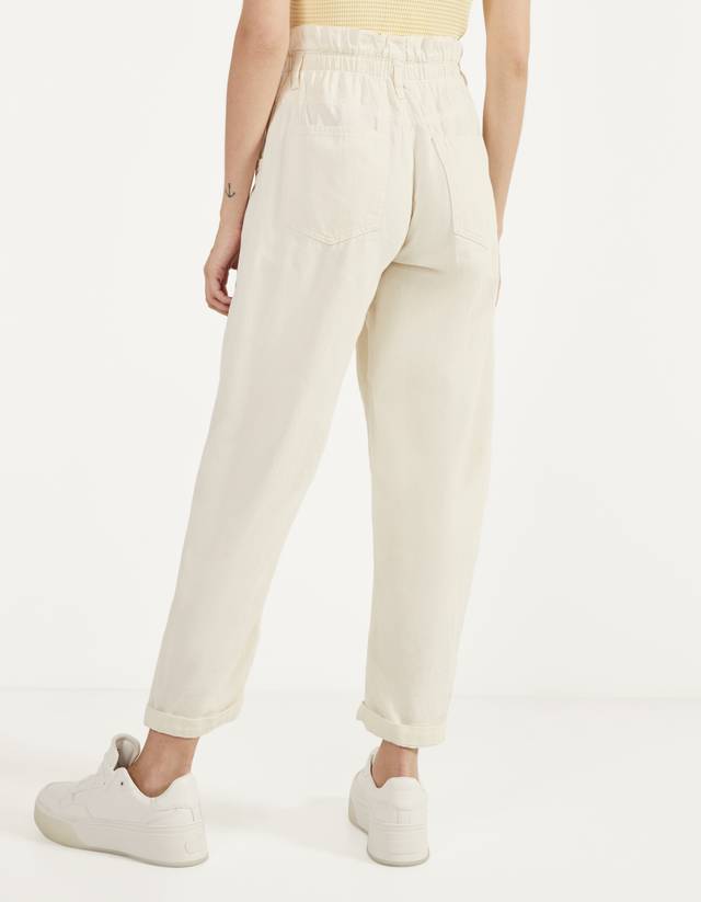 Slouchy trousers with an elastic 