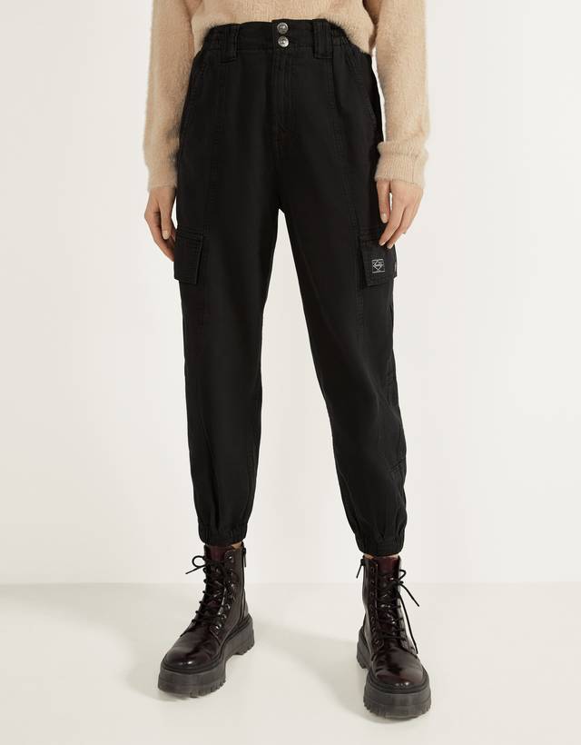 Pantalón jogger con banda brillante - Pantalones - Bershka España - Islas  Canarias