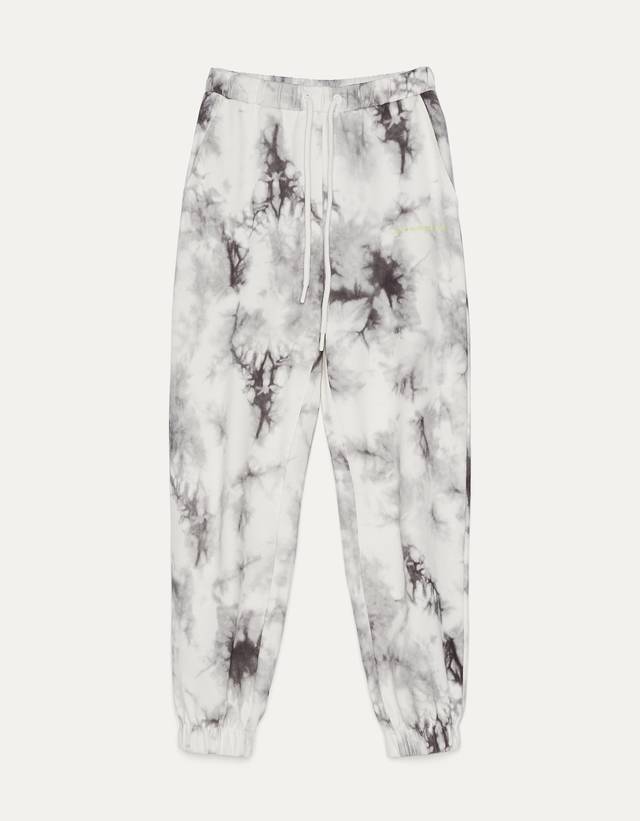 Jogging trousers with a tie-dye print - null - Bershka Thailand