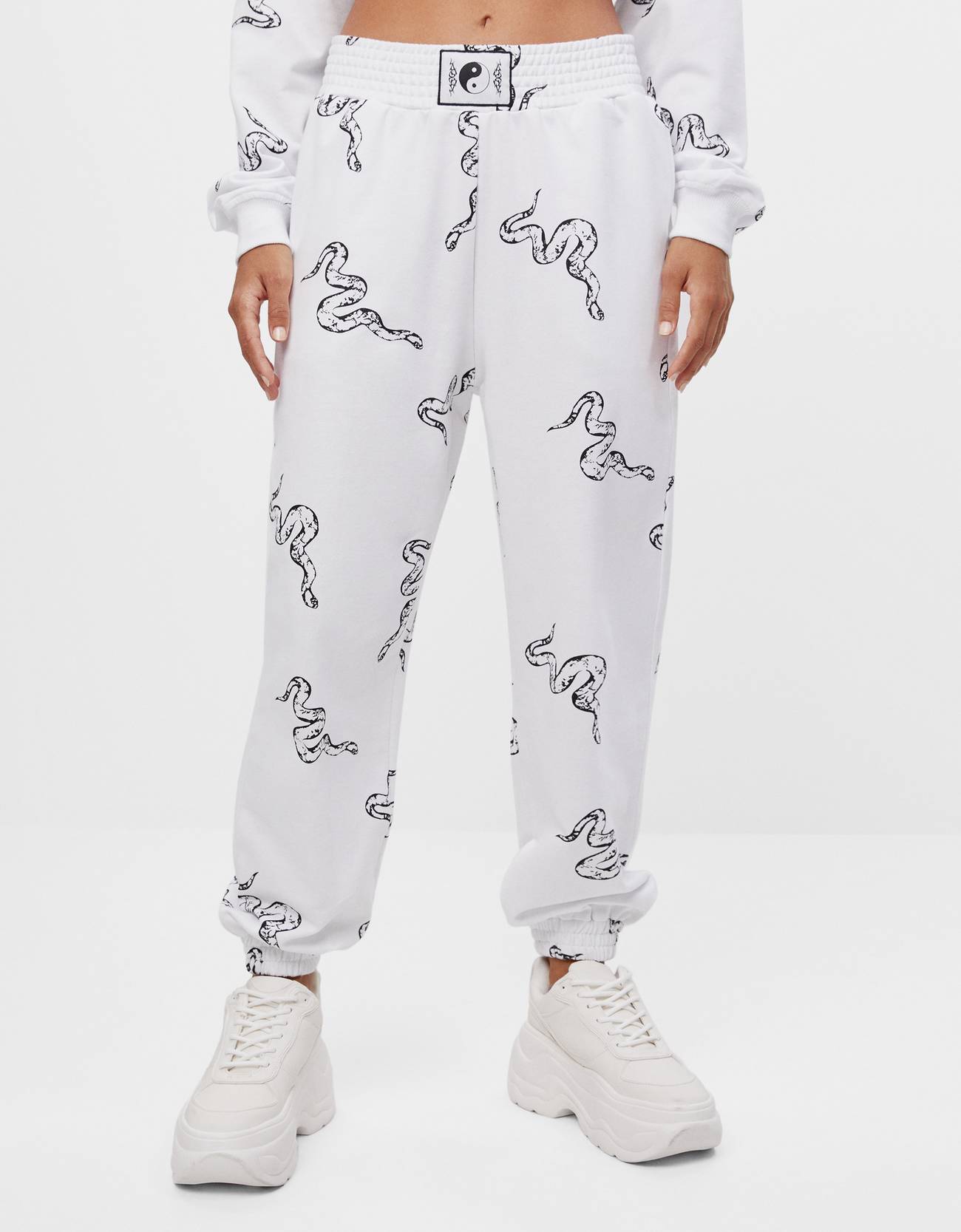 Snake print joggers - Jackets - Bershka 
