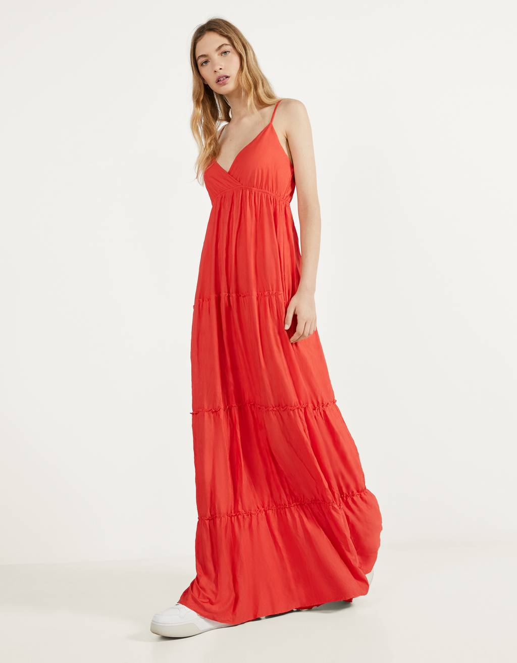 Langes Kleid mit Trägern - CLOTHING - Bershka Austria Langes Kleid mit Trägern - CLOTHING - Bershka Austria