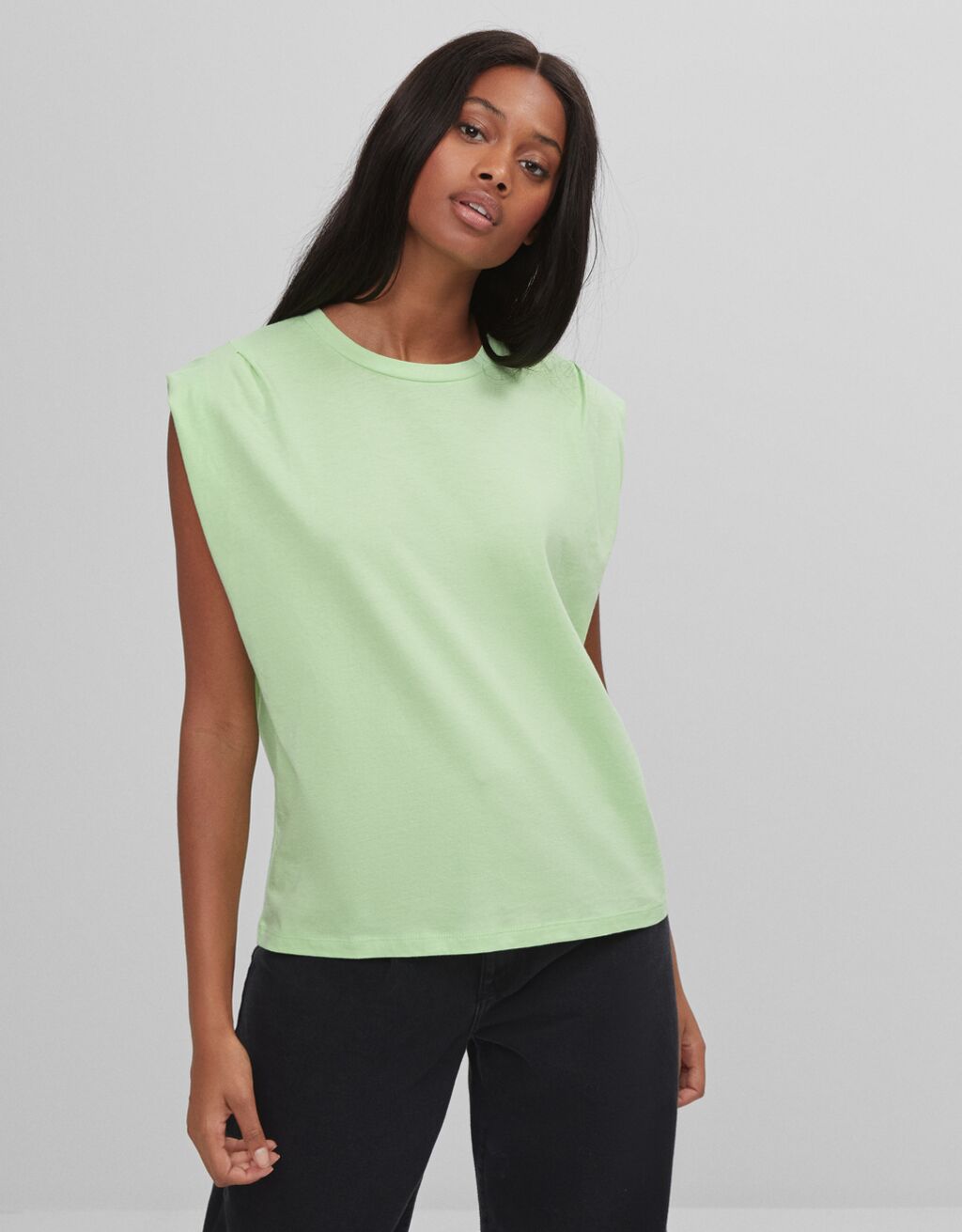 T-Shirt mit Zierfalten an den Schultern - T-Shirts - Damen