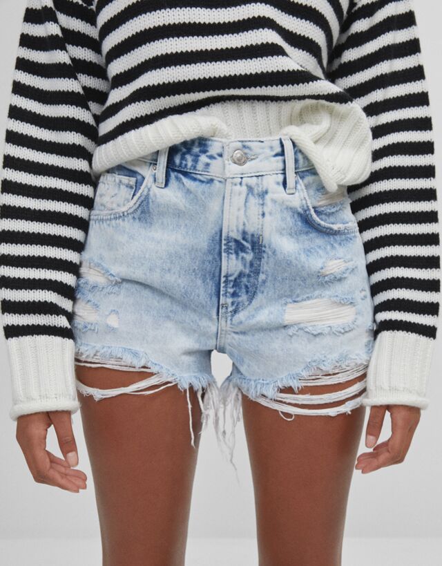 Ripped denim shorts - Woman | Bershka