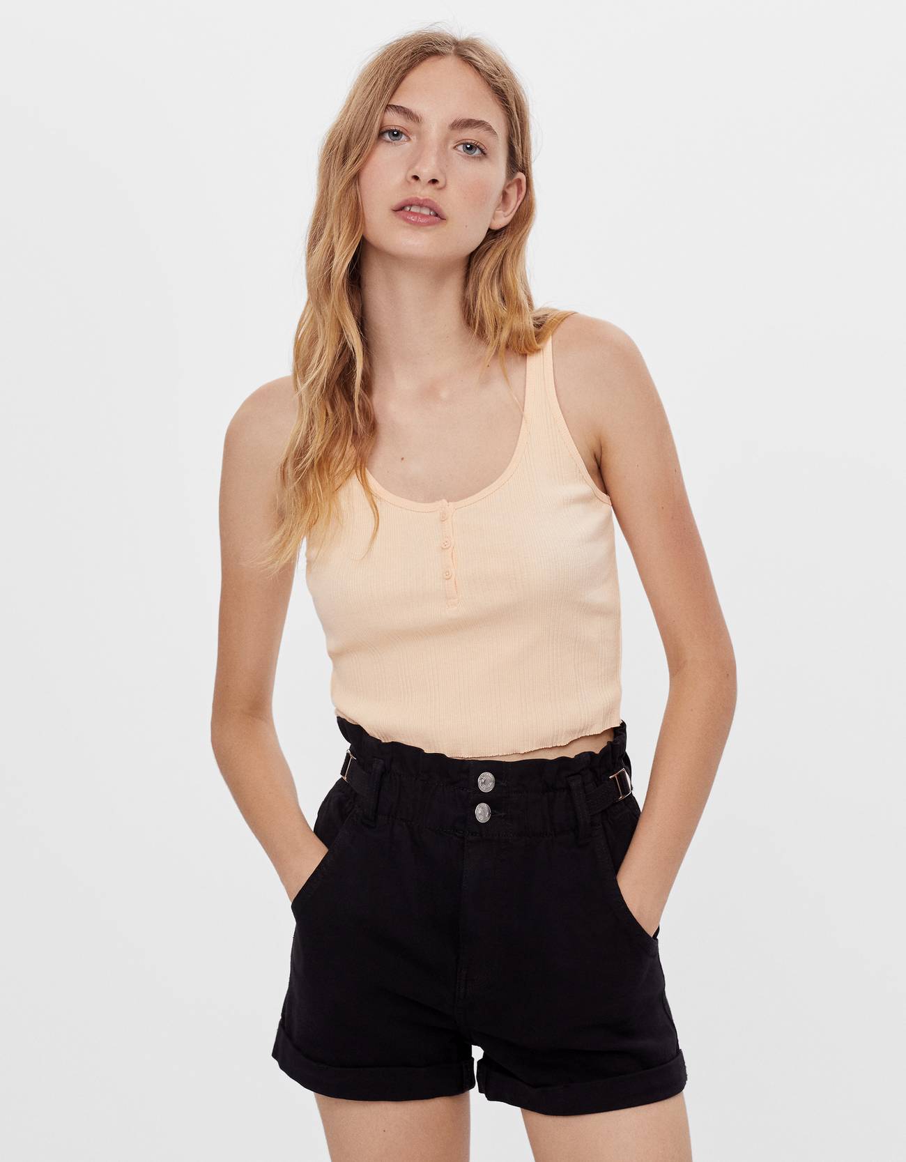 Shorts with elastic waistband and belt 