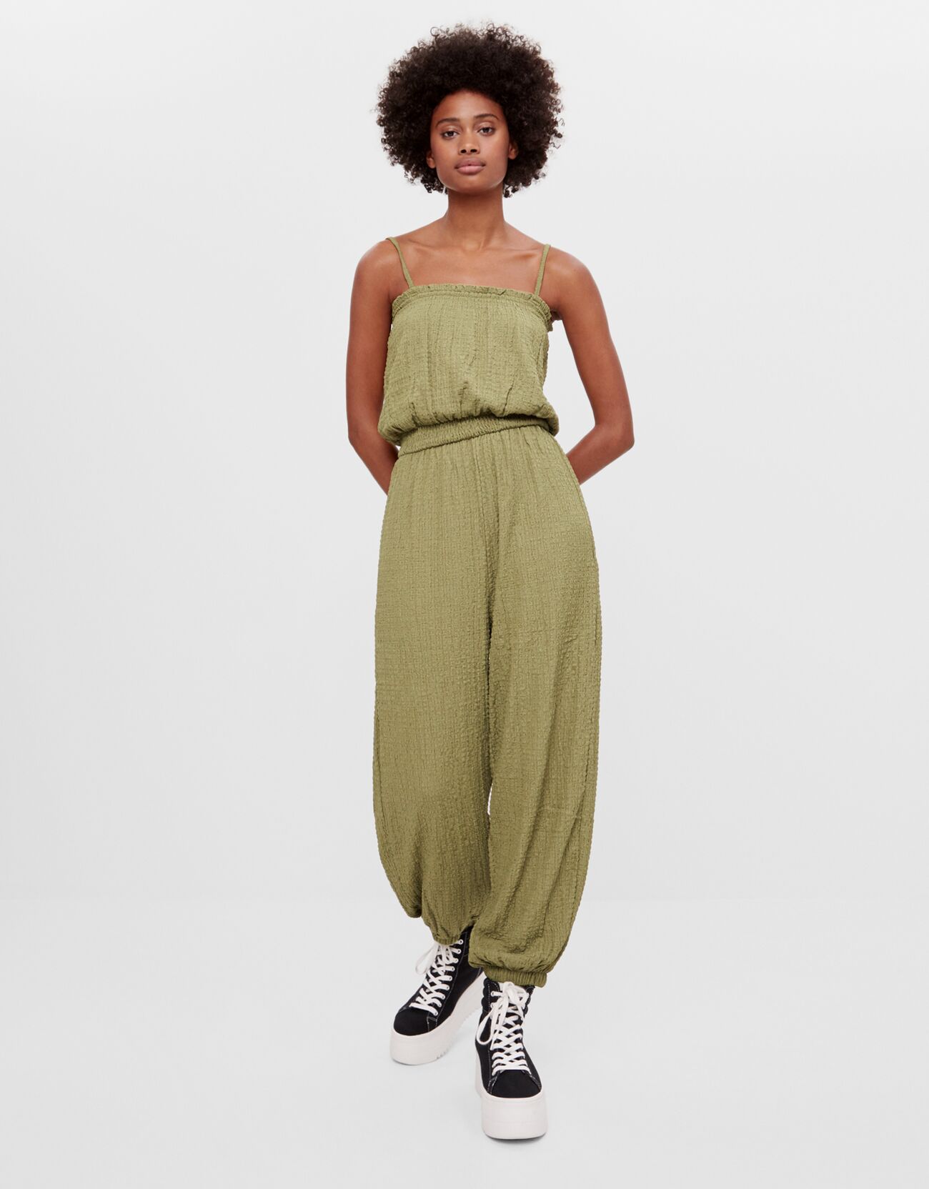 bershka-pantalones-blazers-tops-mitad-precio