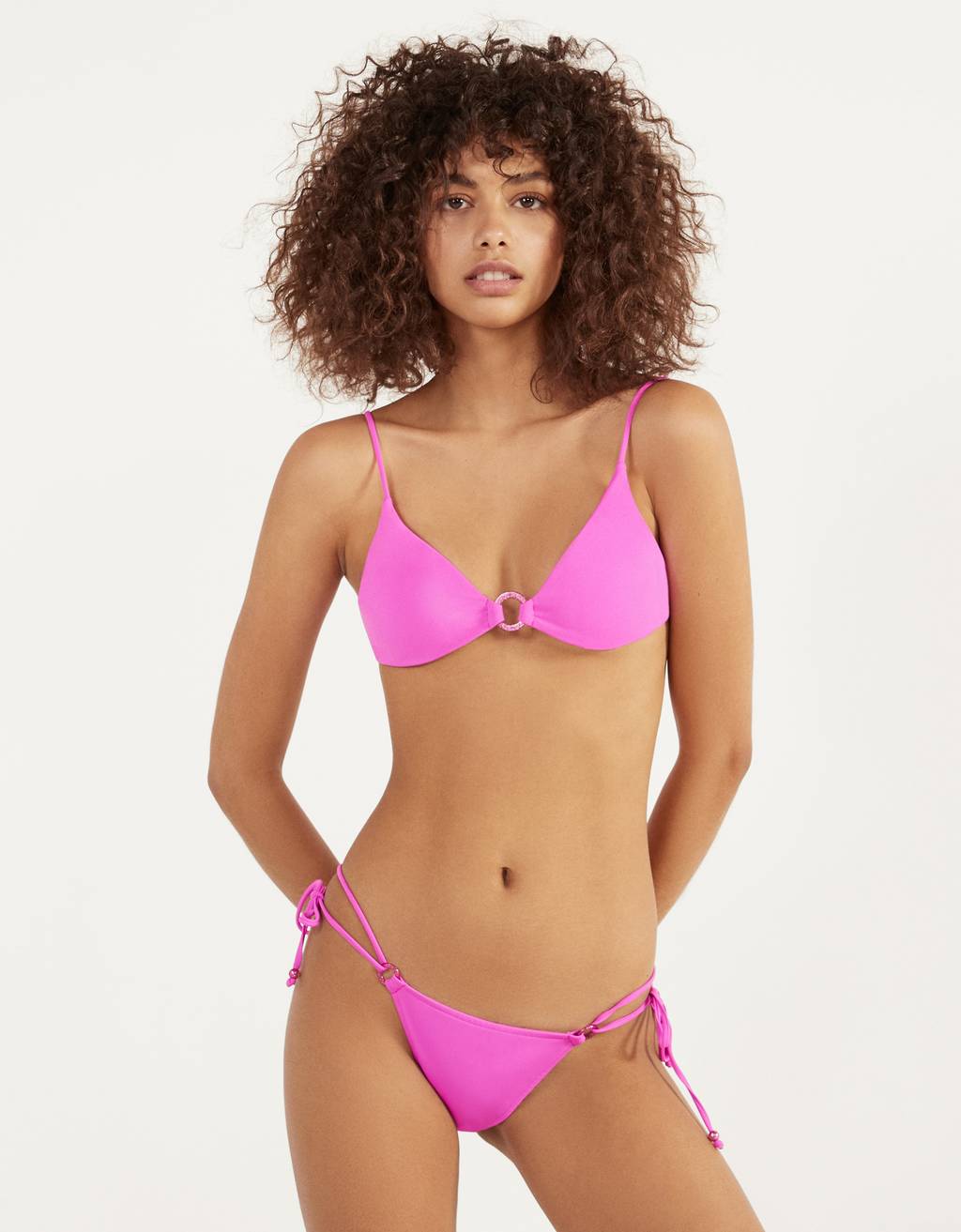 Bikini și Costume De Baie Colecția Primăvară 2020 Bershka