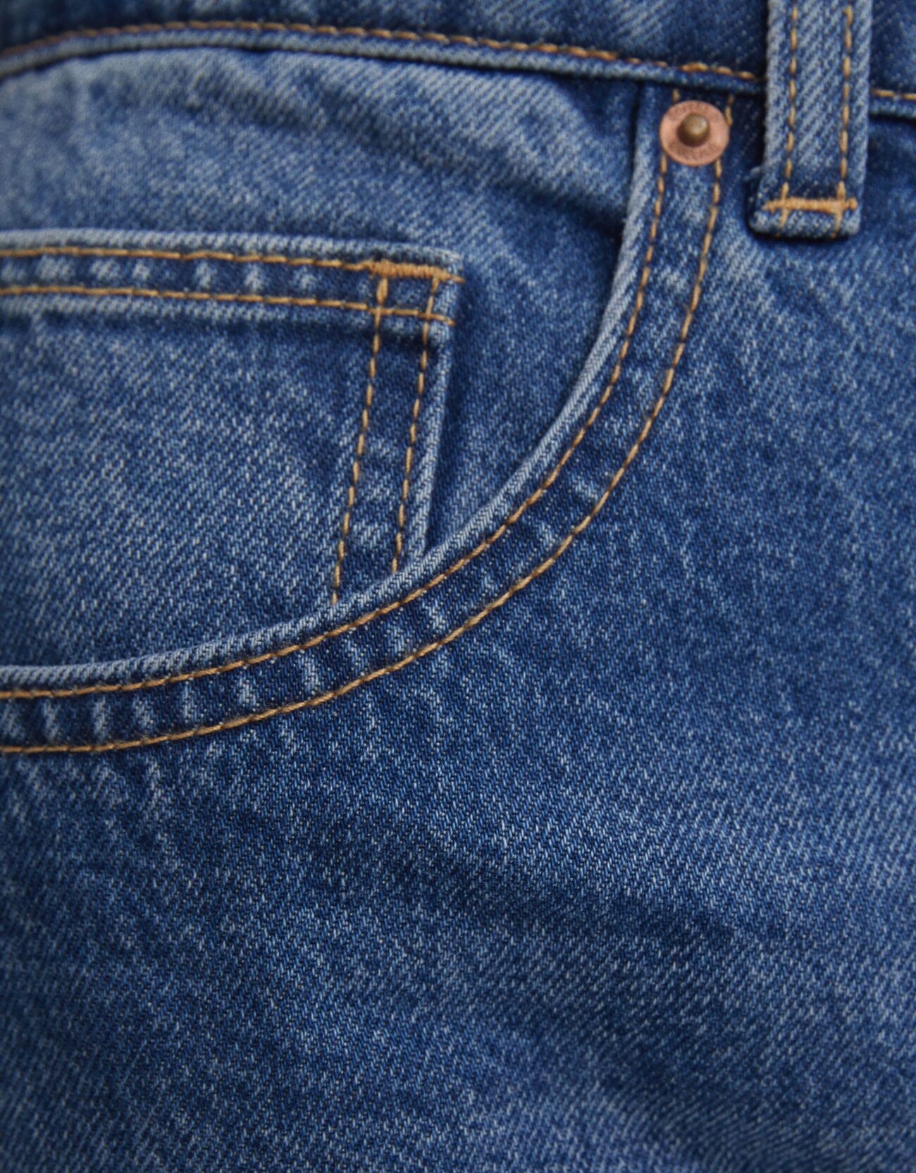 Bershka Kıvrık paçalı mom jean 4 Bershka Kıvrık paçalı mom jean 5