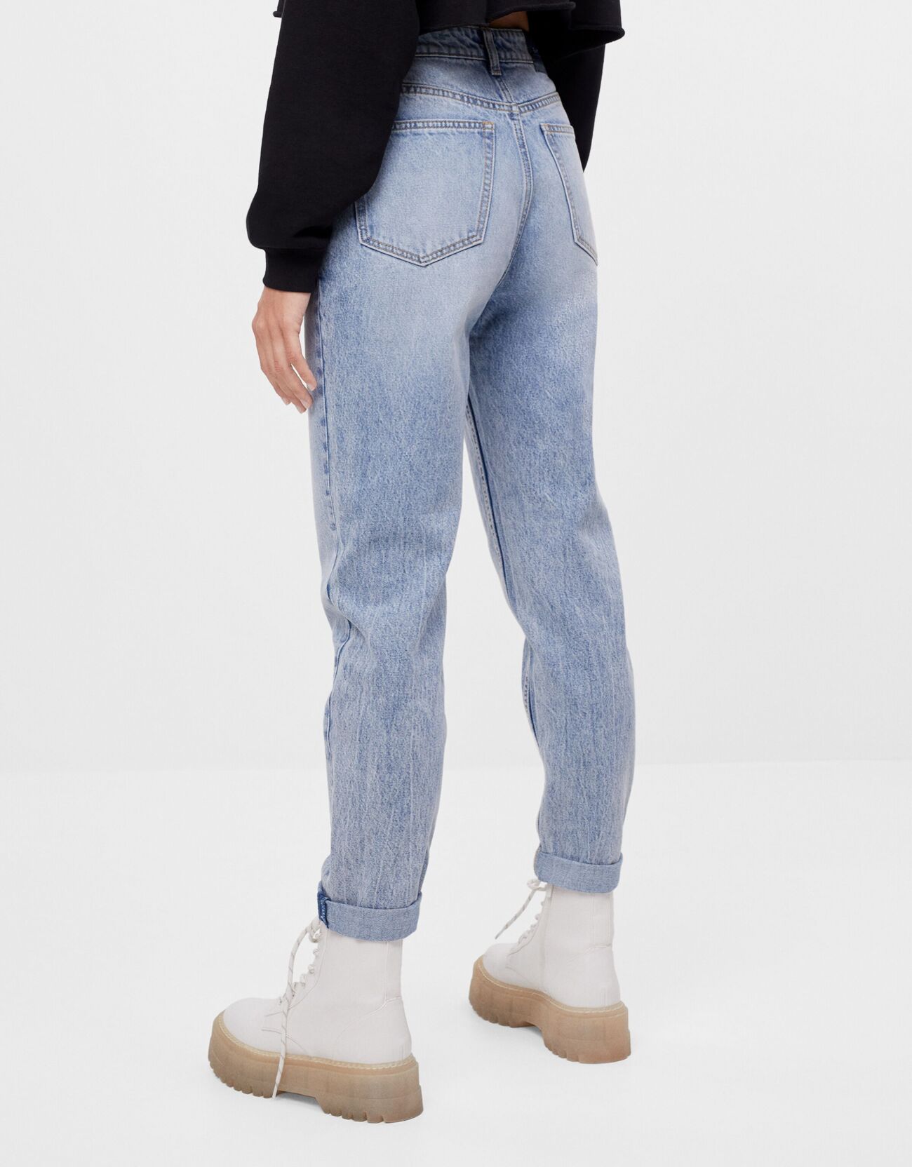 Bershka Kıvrık paçalı mom jean 36 Bershka Kıvrık paçalı mom jean 37