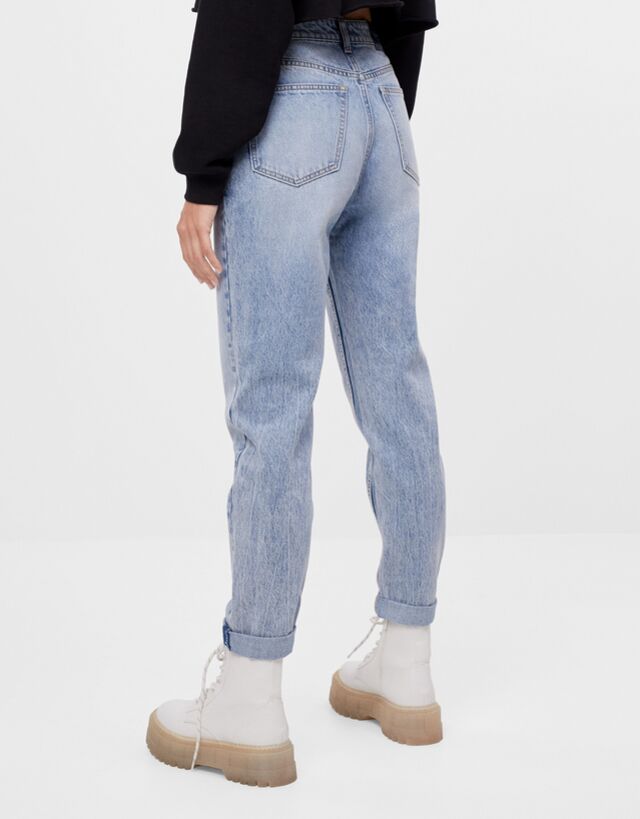 Jeans Mom con vuelta - Denim - Mujer | Bershka