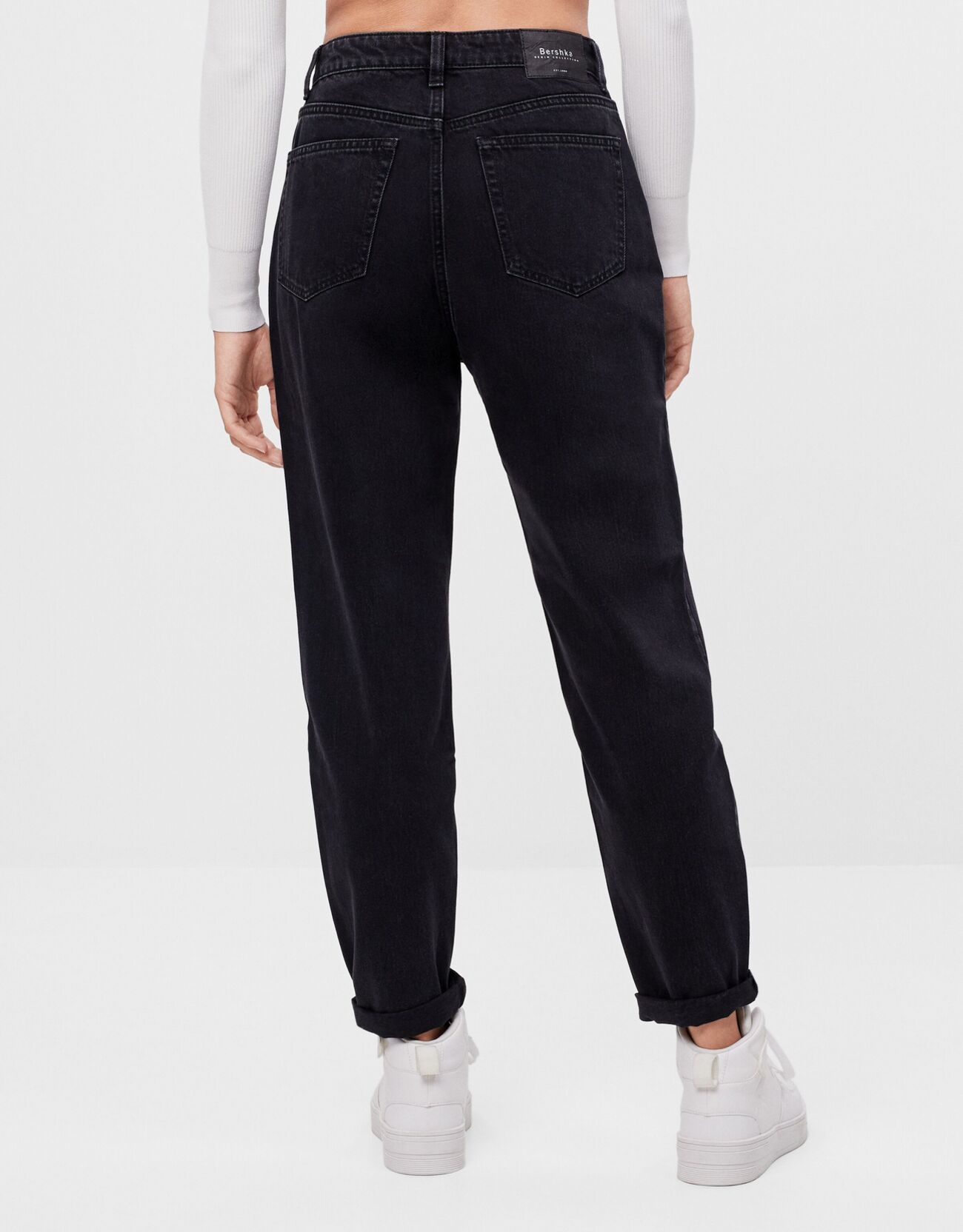 Bershka Kıvrık paçalı mom jean 56 Bershka Kıvrık paçalı mom jean 57