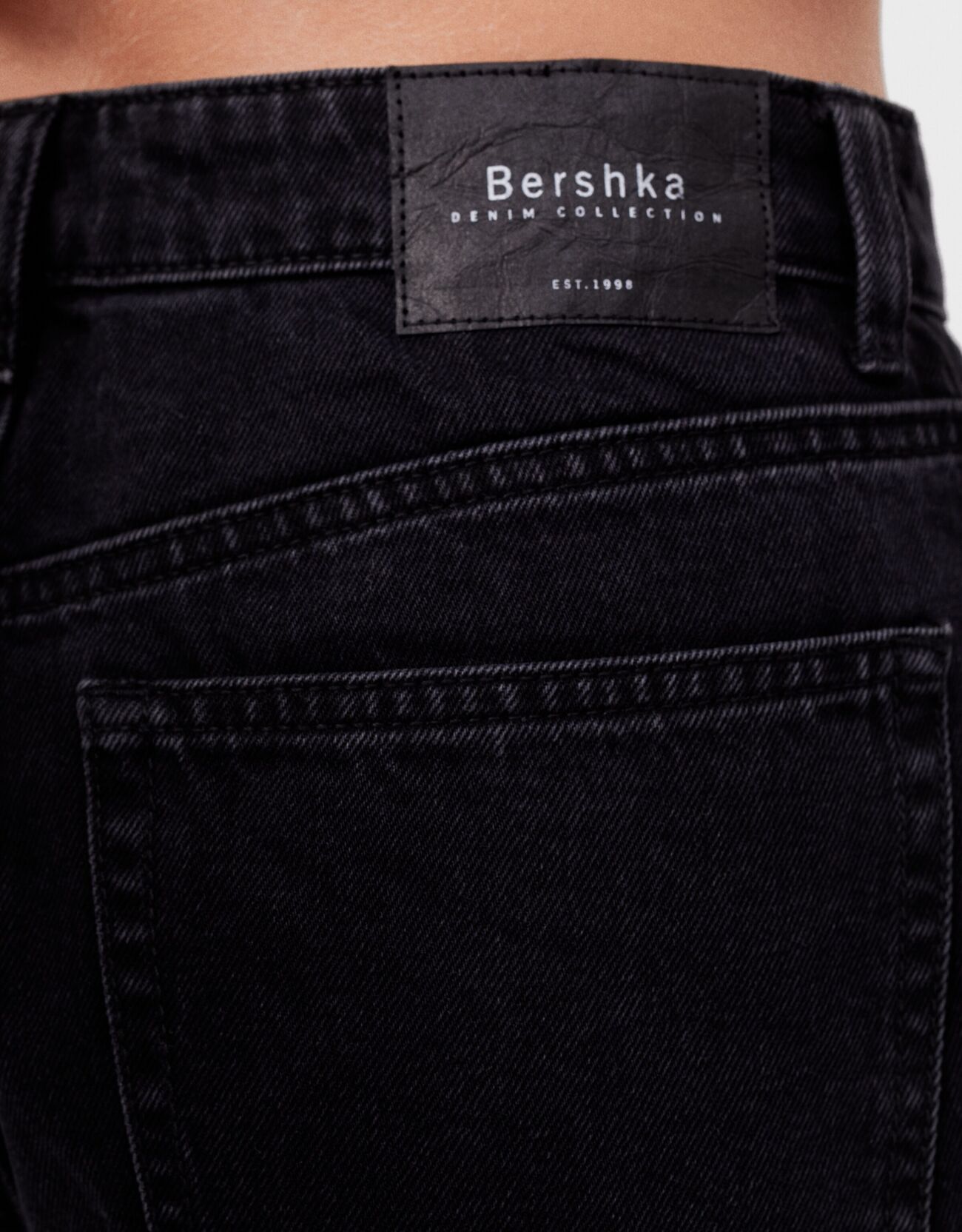 Bershka Kıvrık paçalı mom jean 50 Bershka Kıvrık paçalı mom jean 51