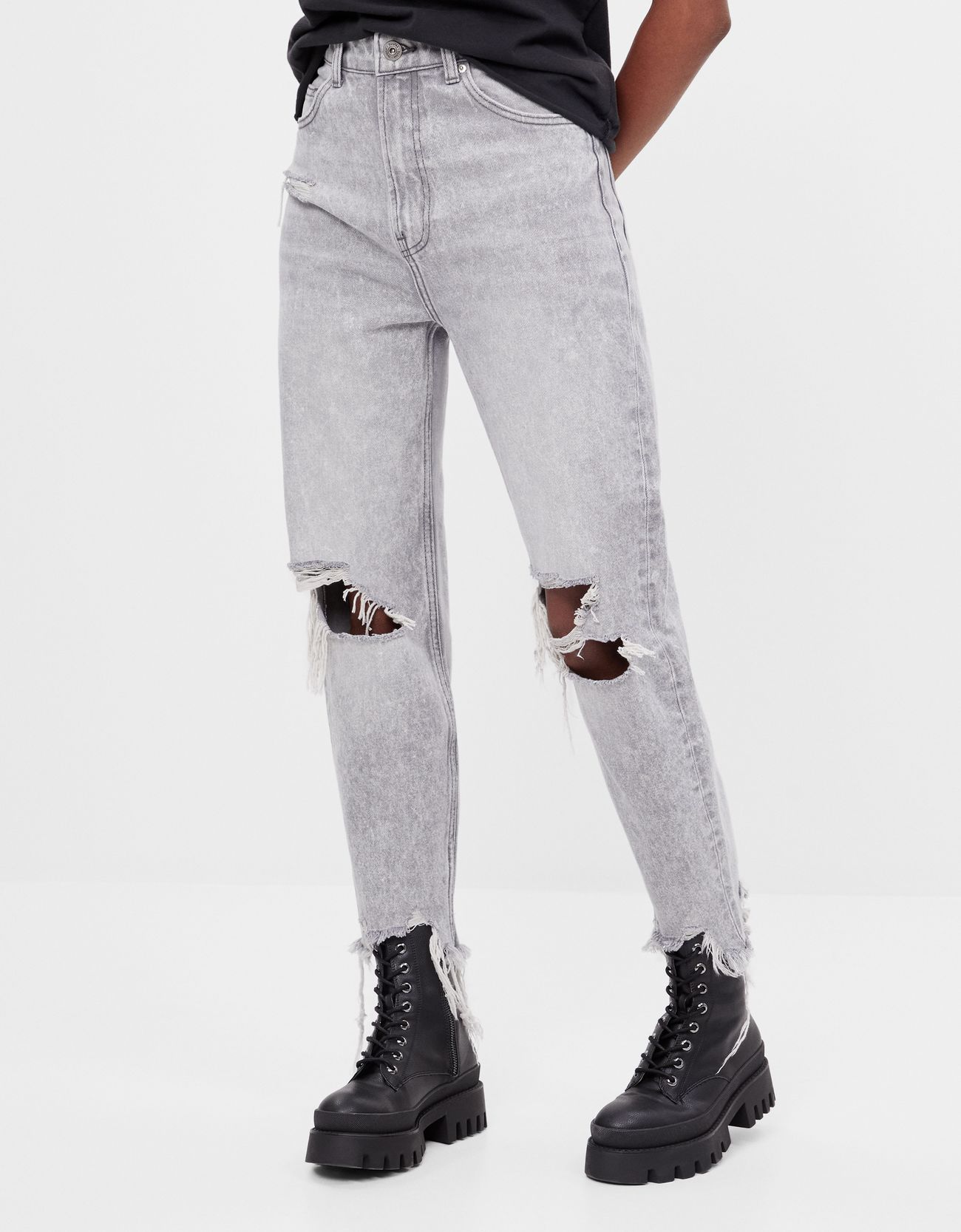 Ripped mom jeans - T-Shirts - Bershka 