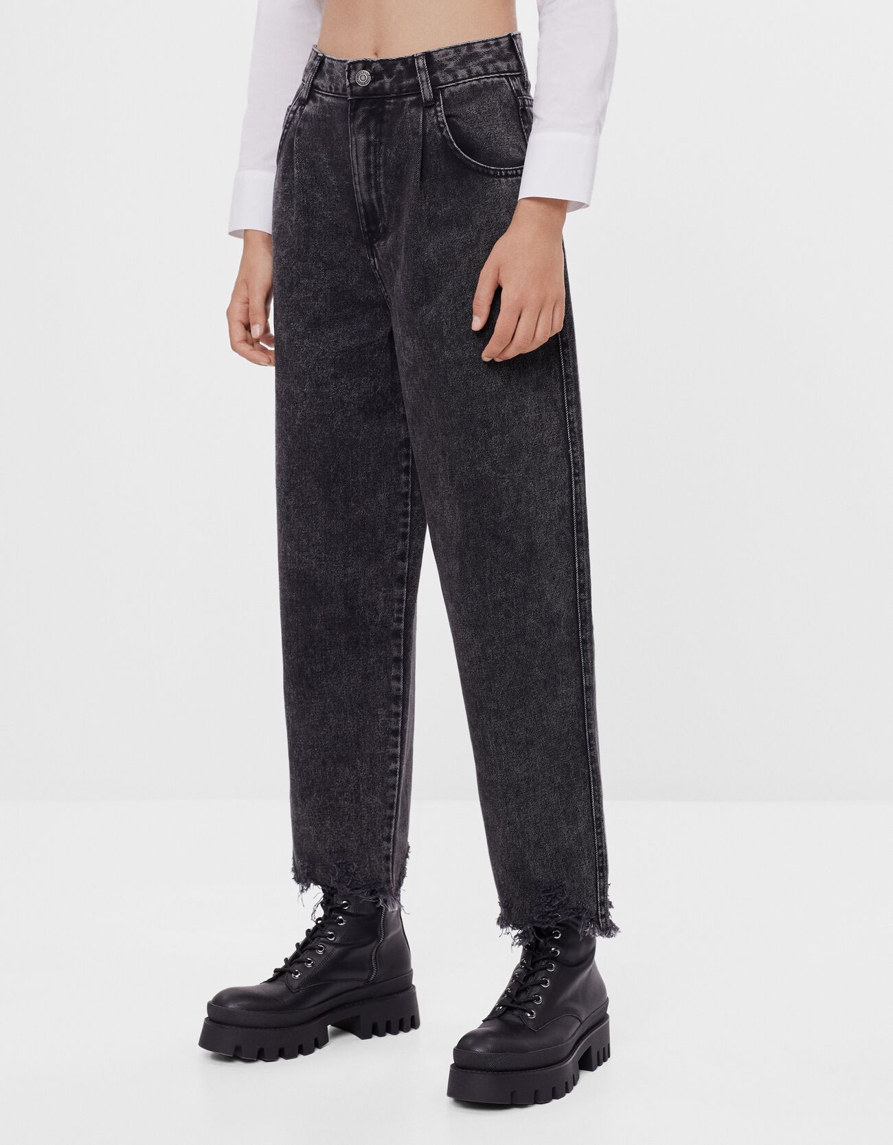 Balloon jeans with frayed hems - CLOTHING - Bershka Andorra