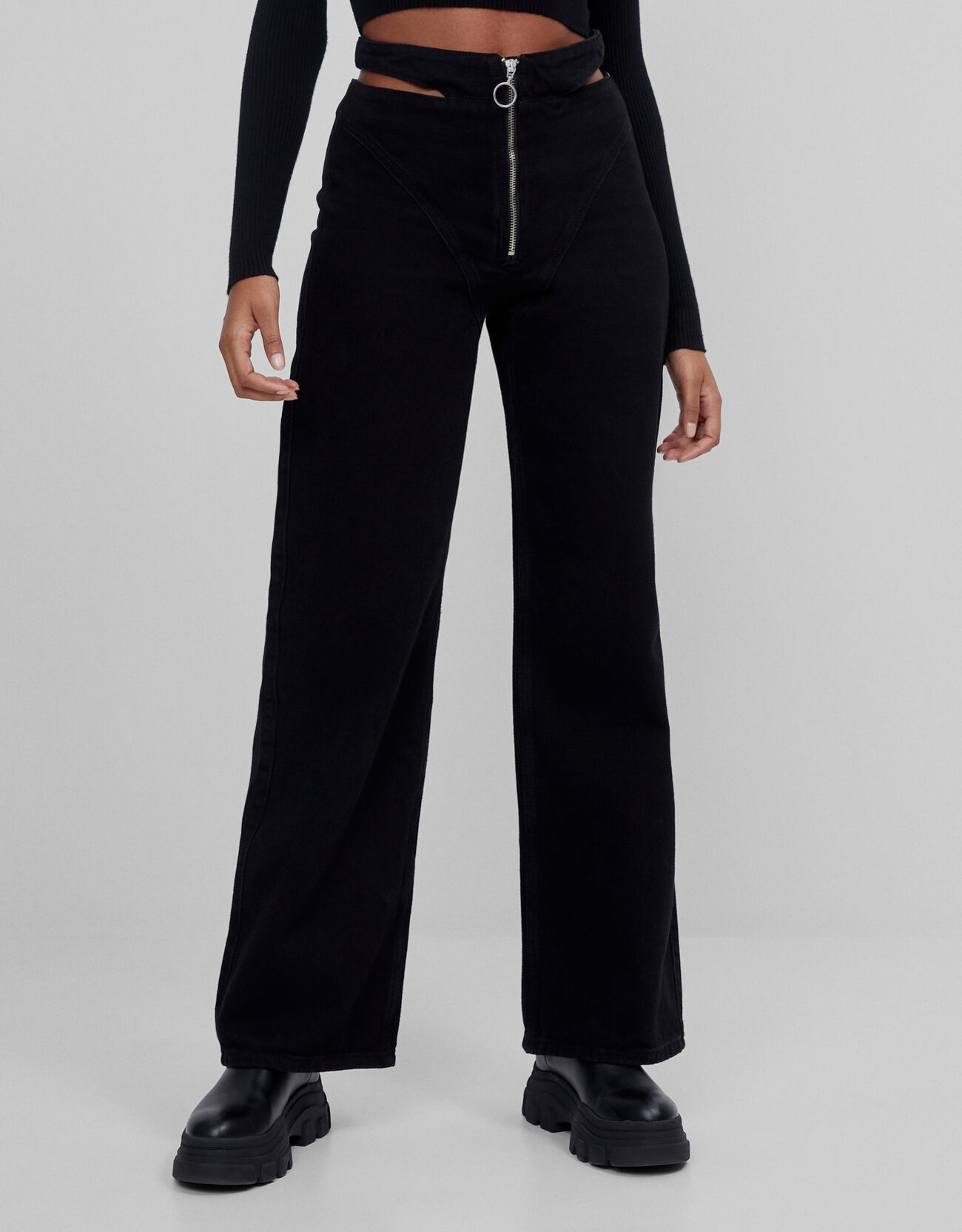 Wide-leg trousers with cut-out detail 