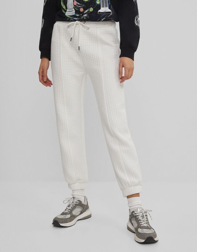 Pantalón jogger efecto piel - null - Bershka Dominican Republic