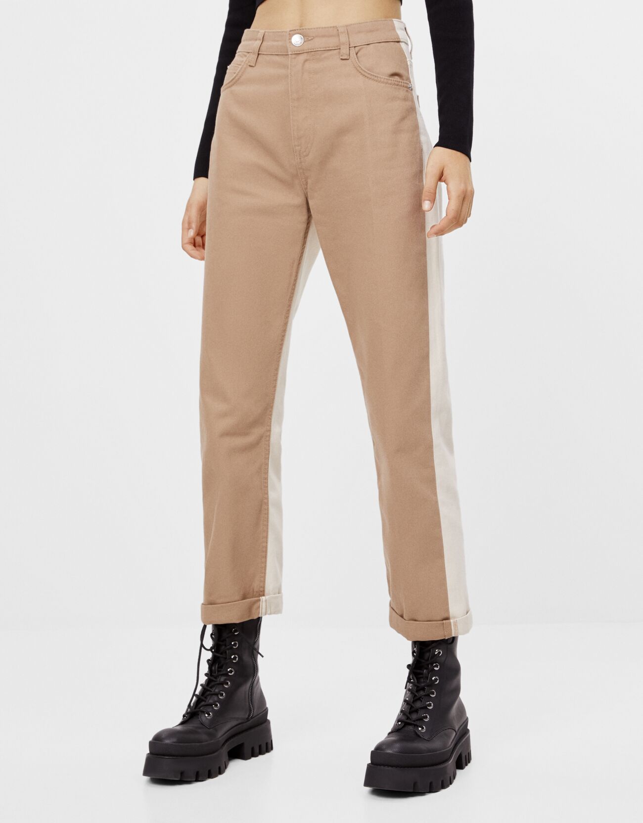 Straight contrast trousers