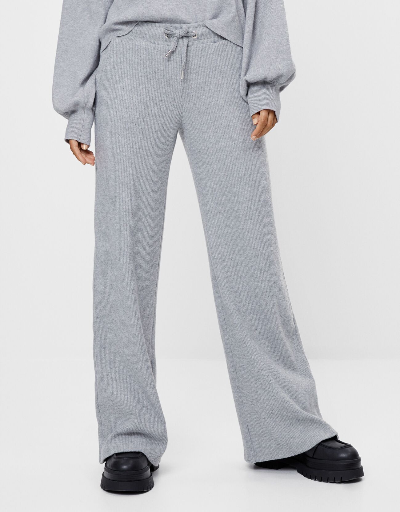 Wide-leg trousers with drawstrings 