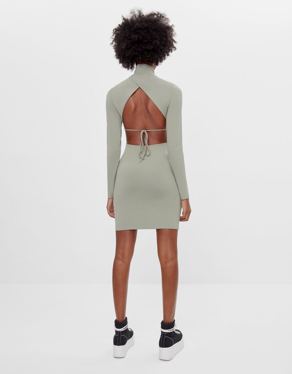 Rückenfreies Kleid Bershka Rückenfreies Kleid Bershka