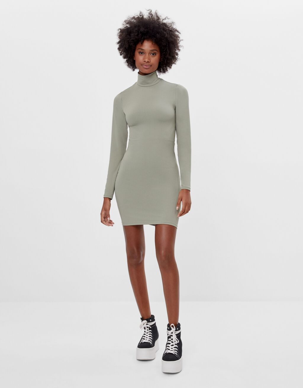 Rückenfreies Kleid Bershka Rückenfreies Kleid Bershka