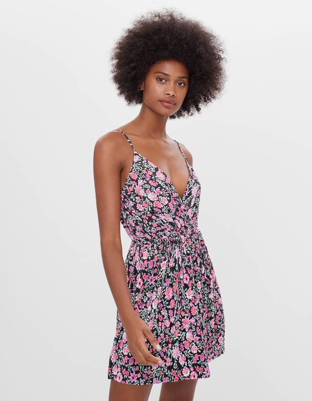 Vestido de tirantes con nudo - null - Bershka Nicaragua