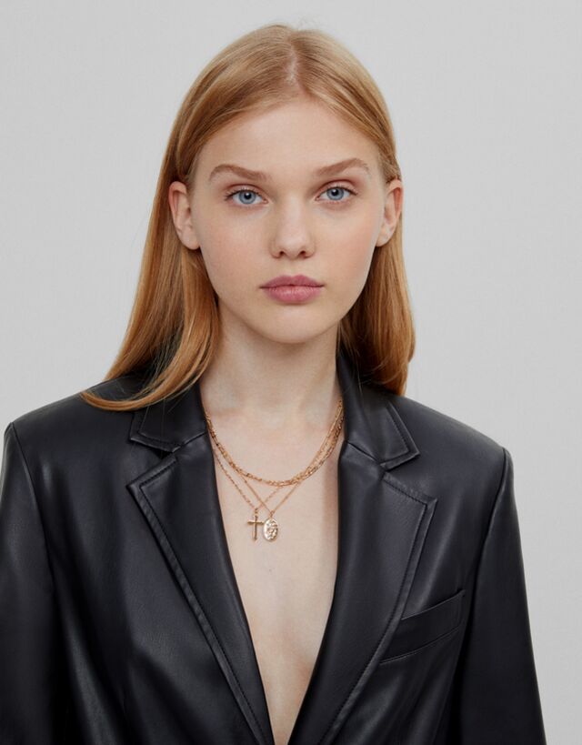 Multi-chain cross pendant necklace 