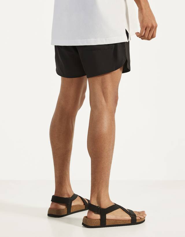 Tek Renkli Deniz Sortu Sort Bermuda Kadin Bershka