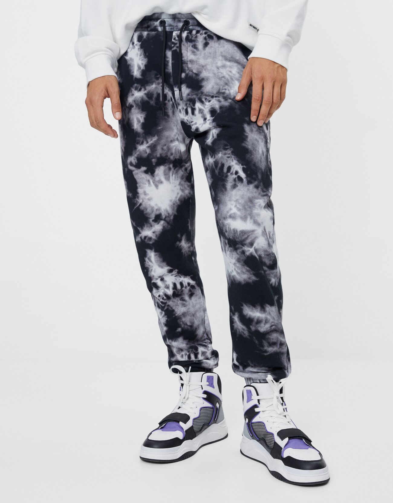 Tie-dye print trousers - Sale Favourites - Man | Bershka