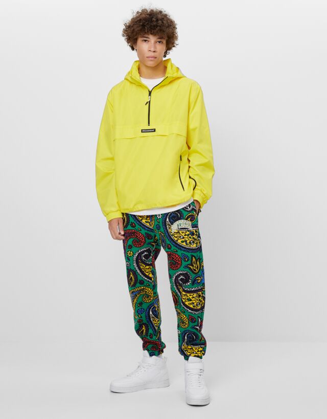 Cazadora canguro de camuflaje - Última Semana - Bershka Venezuela
