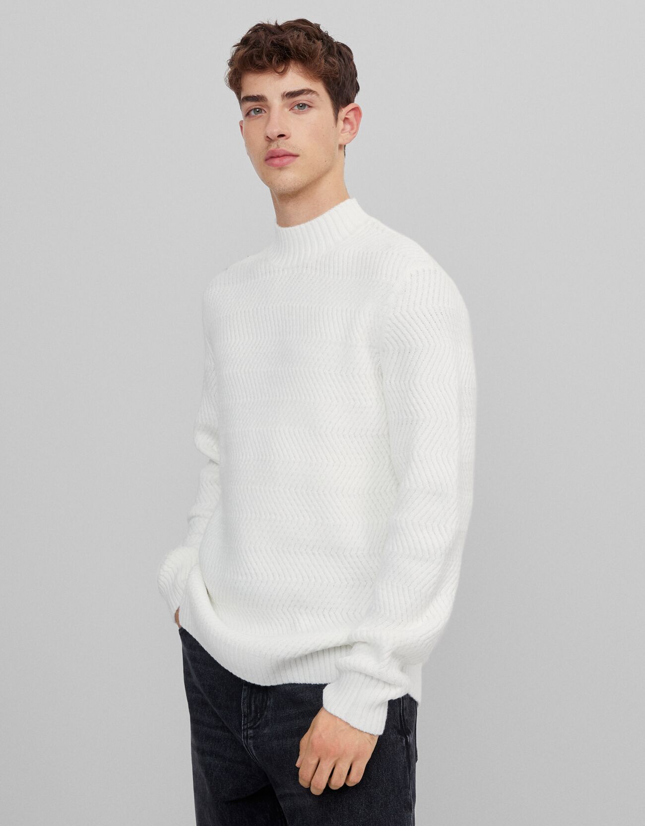 Textured mock neck sweater - Man | Bershka